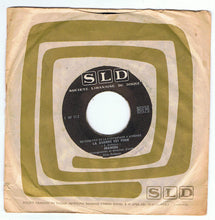 Load image into Gallery viewer, Manuel Manankichian : La Guerre Est Finie / Les Feuilles Tombent (7", Single)