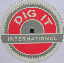 Load image into Gallery viewer, Yena : Feel The Beat Of Love (12")