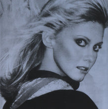 Load image into Gallery viewer, Olivia Newton-John : The Definitive Collection (CD, Comp, RP)