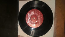 Load image into Gallery viewer, Fairuz : اعياد بعلبك  Fairuz At Ba&#39;albak  (7&quot;, Mono)
